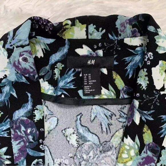 H&M Oversized Floral Blazer (Size XS) - Picture 7 of 8